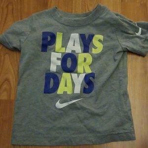 Nike boys tee size 3t